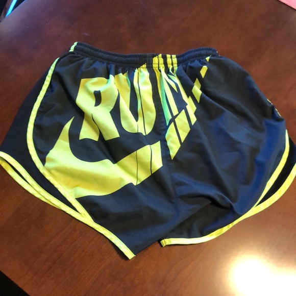 Nike shorts - Picture 2 of 3